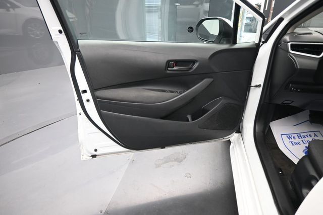 Used 2024 Toyota Corolla LE FWD image 9