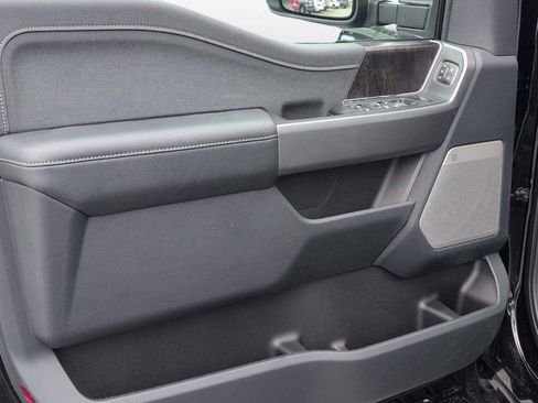 New 2026 Ford F250 Lariat w/ Black Appearance Package image 10