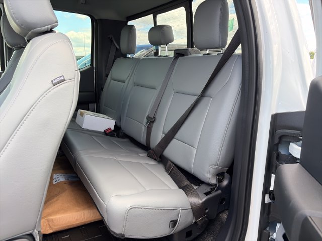New 2026 Ford F550 4x4 Supercab Super Duty image 21