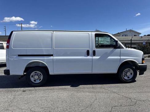 New 2026 Chevrolet Express 2500 w/ Driver Convenience Package image 4