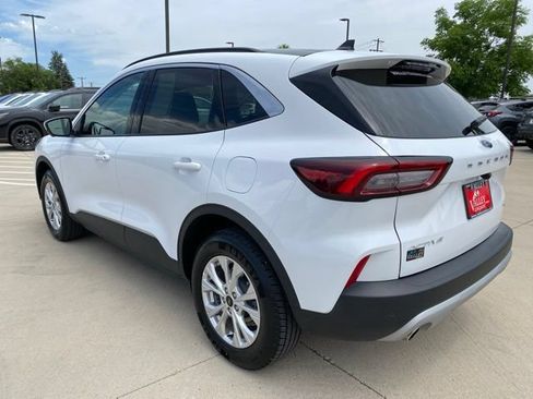 Used 2024 Ford Escape Active w/ Tech Pack #2 AWD/4WD image 3