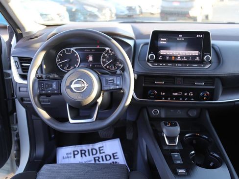 Used 2023 Nissan Rogue SV image 18