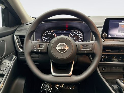 Used 2024 Nissan Rogue S AWD/4WD image 12