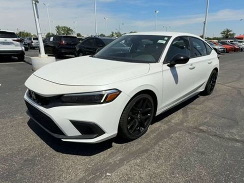 Used 2023 Honda Civic Sport image 4