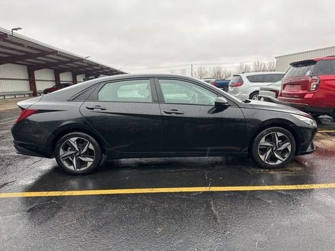 Used 2023 Hyundai Elantra SEL w/ Convenience Package image 10