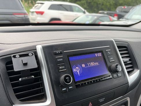 Used 2019 Honda Ridgeline RTL image 10