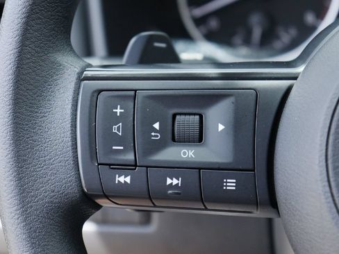 Used 2024 Nissan Rogue SV AWD/4WD image 7