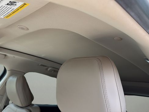 Used 2020 Lincoln Corsair AWD w/ Premium Package image 12