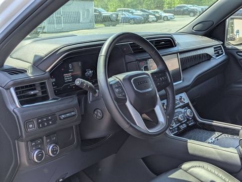 Used 2024 GMC Yukon Denali AWD/4WD image 14