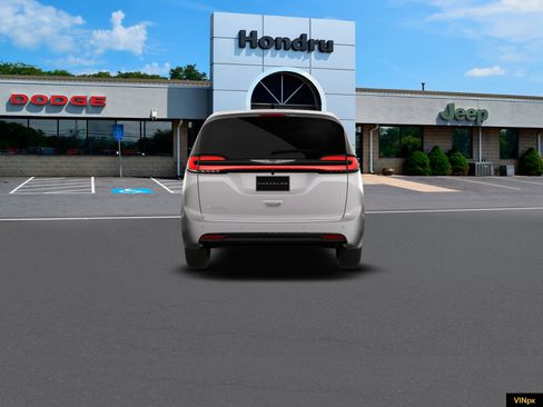 New 2026 Chrysler Pacifica Select image 6