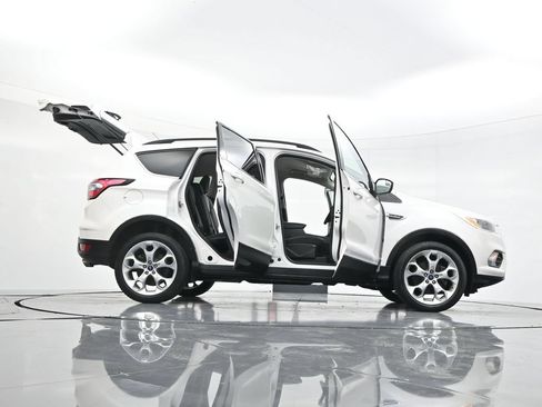 Used 2018 Ford Escape SE w/ SE Sync 3 Package AWD/4WD image 56