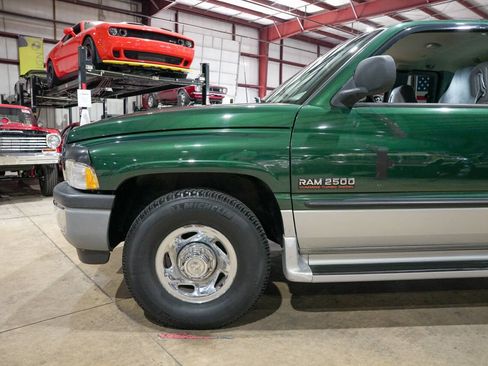 Used 1998 Dodge Ram 2500 Truck 2WD Quad Cab image 3