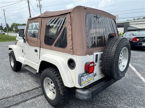 Used 1998 Jeep Wrangler Sahara AWD/4WD image 6