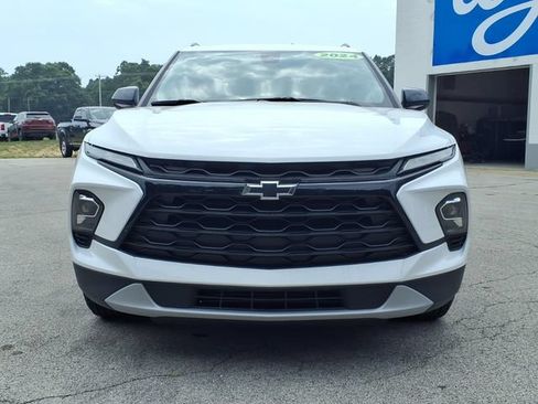 Used 2024 Chevrolet Blazer LT w/ Convenience Package AWD/4WD image 2