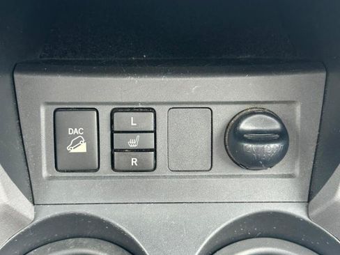 Used 2007 Toyota RAV4 Limited AWD/4WD image 31