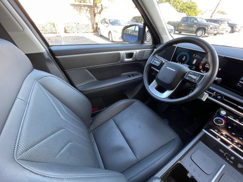 Used 2025 Hyundai Santa Fe SEL FWD image 37