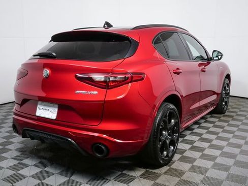 Used 2023 Alfa Romeo Stelvio Veloce image 2