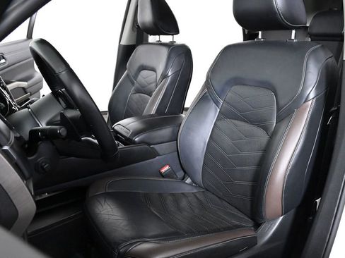 Used 2022 Nissan Pathfinder Platinum w/ Cargo Package image 24