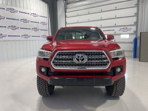 Used 2016 Toyota Tacoma TRD Off-Road image 11