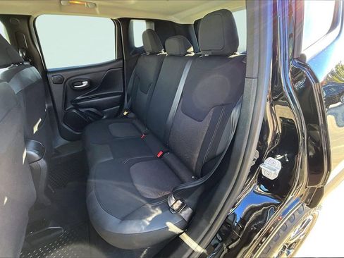 Certified 2023 Jeep Renegade Latitude w/ Sun/Sound Group image 27