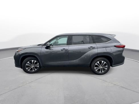 Used 2021 Toyota Highlander XLE FWD image 9