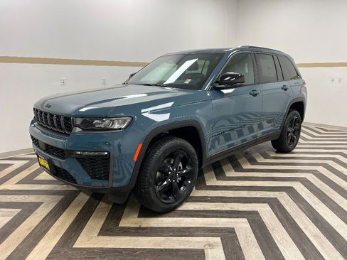 New 2026 Jeep Grand Cherokee Limited w/ Limited Altitude Package AWD/4WD image 1