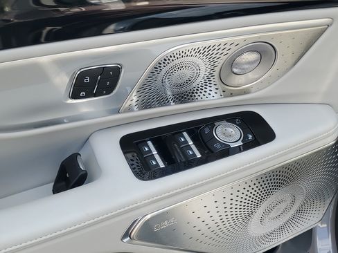 New 2026 Lincoln Nautilus Reserve AWD/4WD image 9