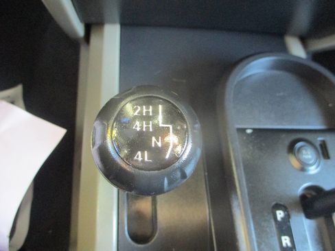 Used 2008 Jeep Wrangler Unlimited Sahara w/ Dual Top Group AWD/4WD image 10