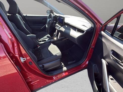 Used 2023 Toyota Corolla Cross LE image 13