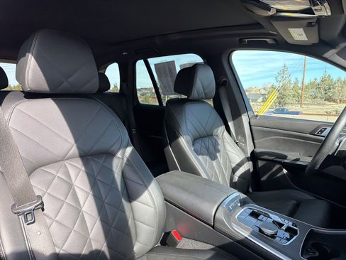 Used 2024 BMW X5 xDrive40i w/ Premium Package image 24