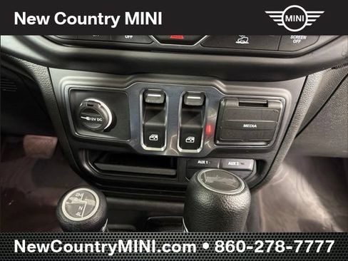 Used 2022 Jeep Wrangler Sport AWD/4WD image 19