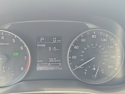 Used 2017 Hyundai Elantra SE FWD image 7