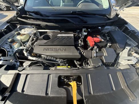 Used 2023 Nissan Rogue SV FWD image 12