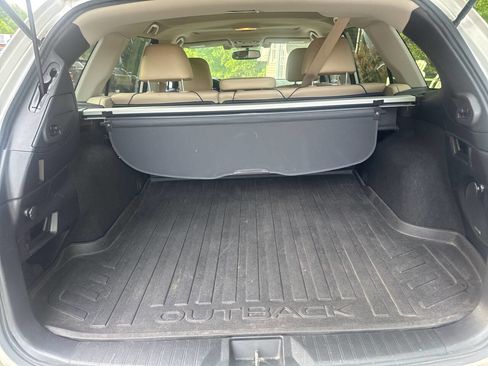 Used 2016 Subaru Outback 2.5i Limited AWD/4WD image 28