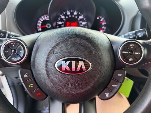 Used 2016 Kia Soul + FWD image 26
