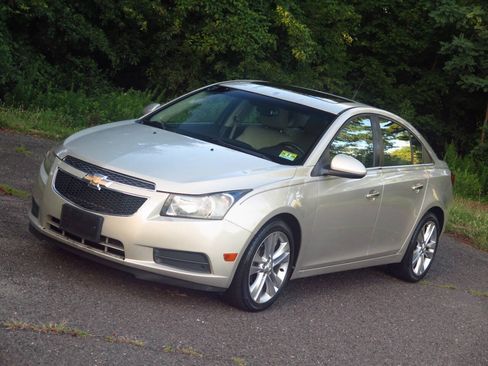 Used 2011 Chevrolet Cruze LTZ FWD image 21