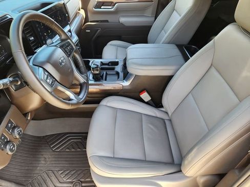 Used 2025 Chevrolet Silverado 1500 LT Trail Boss w/ Convenience Package II image 14