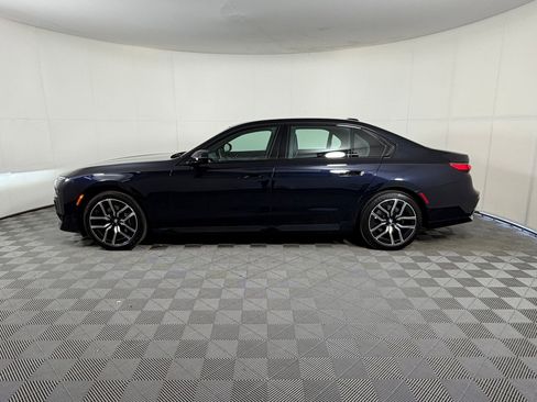 Used 2025 BMW 740i xDrive image 2