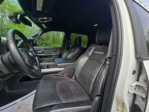 Used 2022 RAM 2500 Laramie w/ Night Edition AWD/4WD image 17