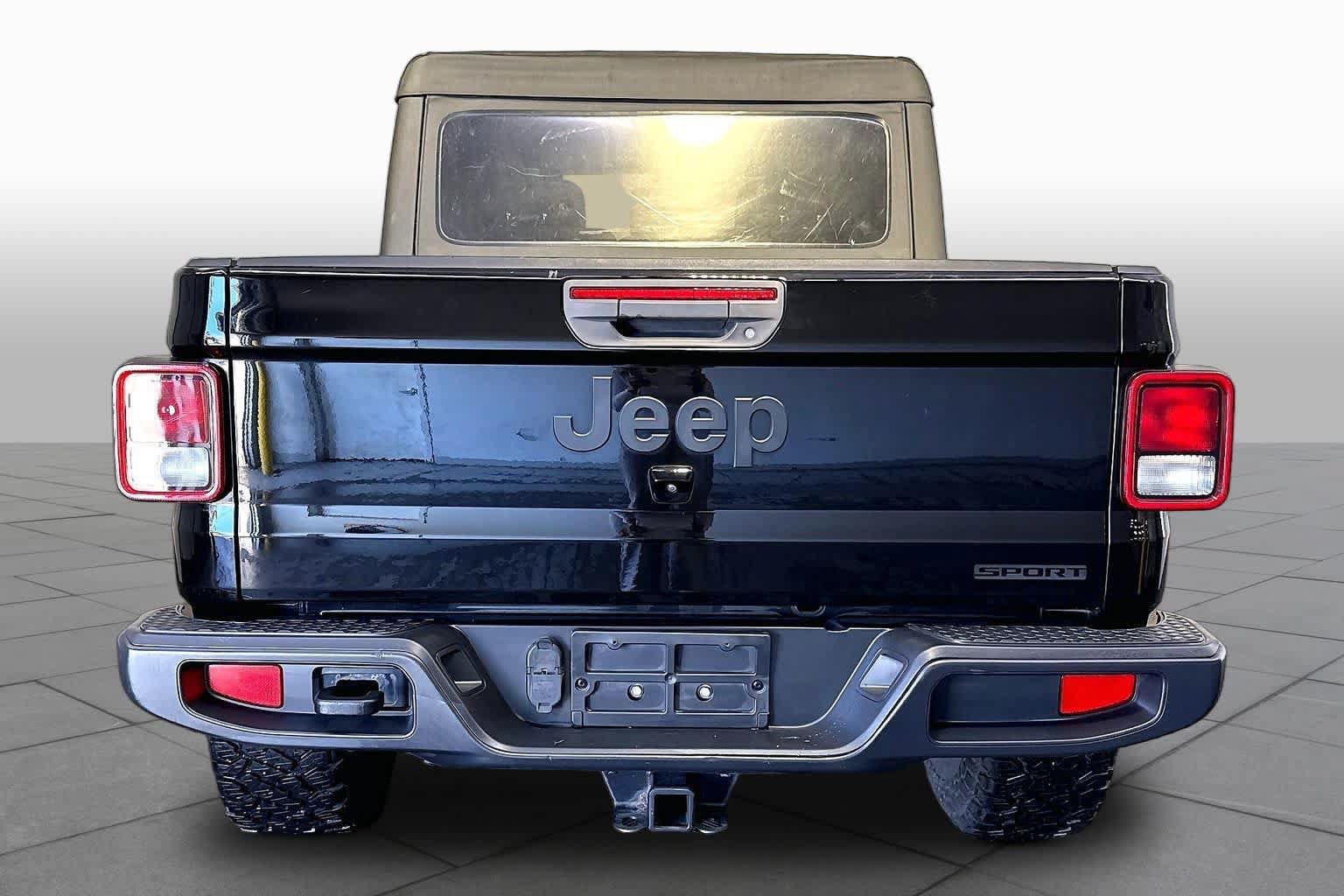 Used 2020 Jeep Gladiator Sport w/ Quick Order Package 24S AWD/4WD image 4
