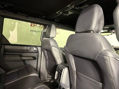 Used 2025 Ford Bronco Outer Banks w/ Sasquatch Package AWD/4WD image 19