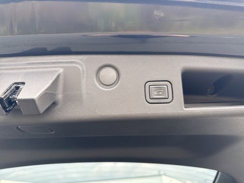 Used 2023 Chevrolet Equinox RS image 17