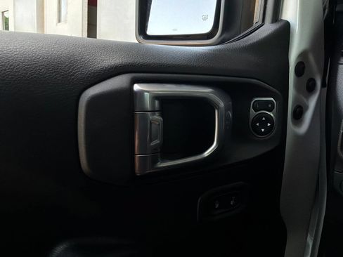 Used 2025 Jeep Wrangler Unlimited Sport AWD/4WD image 17