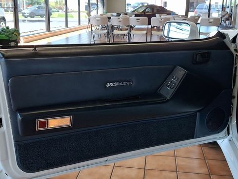 Used 1989 Ford Mustang LX image 13