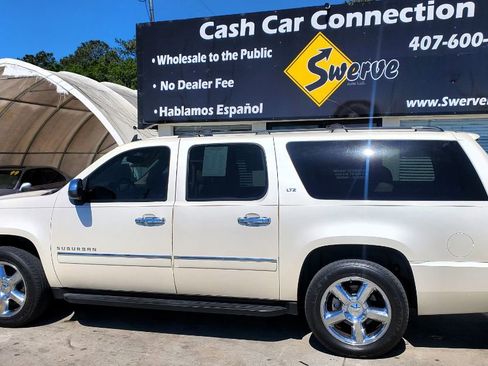 Used 2012 Chevrolet Suburban LTZ RWD image 8