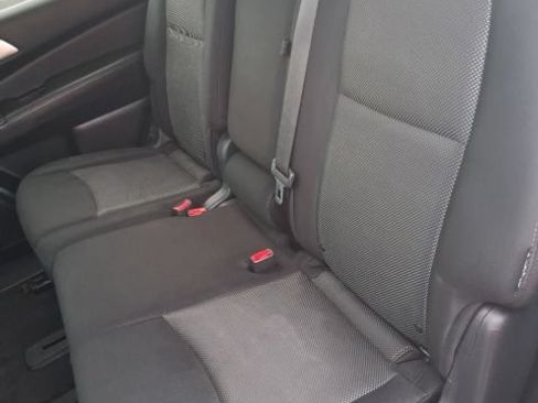 Used 2020 Nissan Pathfinder S FWD image 21