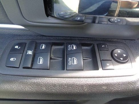 Used 2022 RAM 1500 Classic SLT w/ Electronics Group AWD/4WD image 12