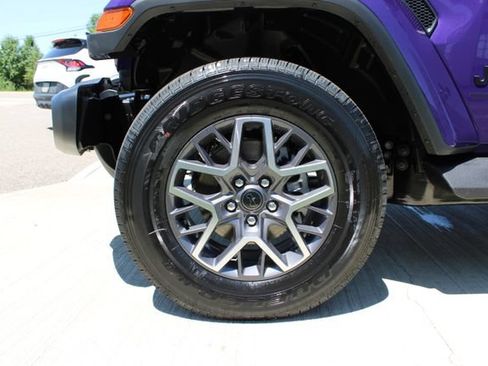 New 2026 Jeep Wrangler Unlimited Sahara AWD/4WD image 29