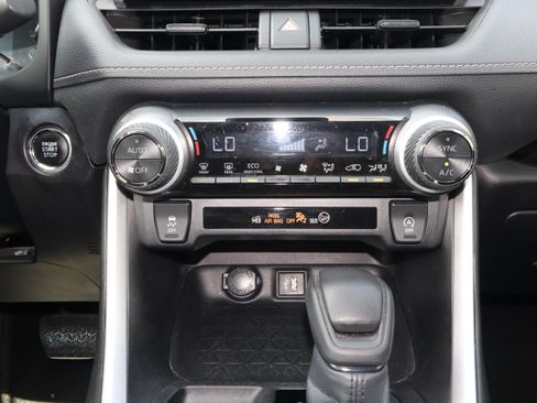 Used 2024 Toyota RAV4 XLE FWD image 11