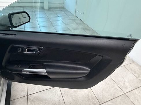 Used 2015 Ford Mustang Coupe image 14